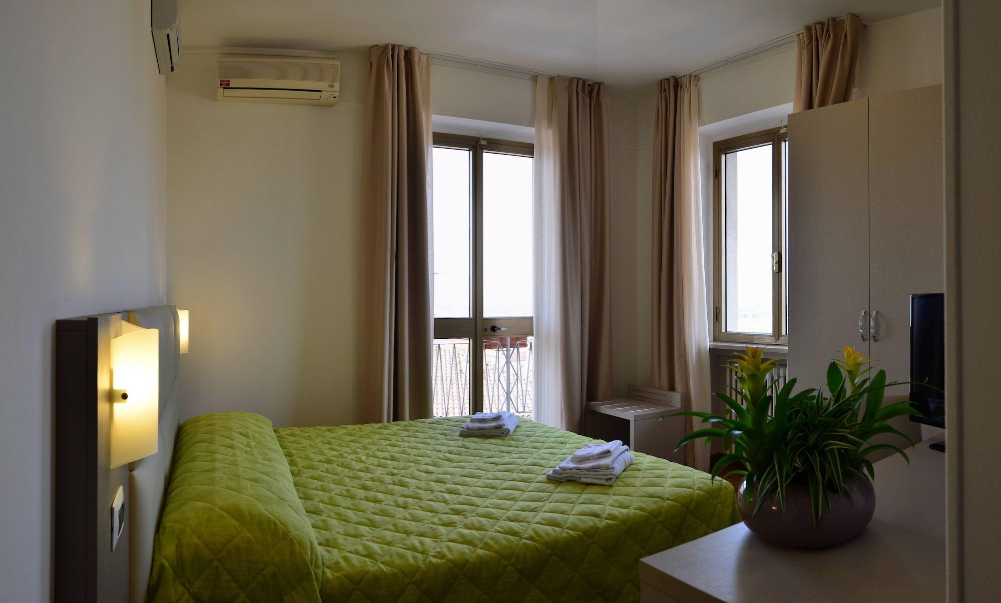 Hotel Bella Peschiera Пескьера-дель-Гарда Экстерьер фото