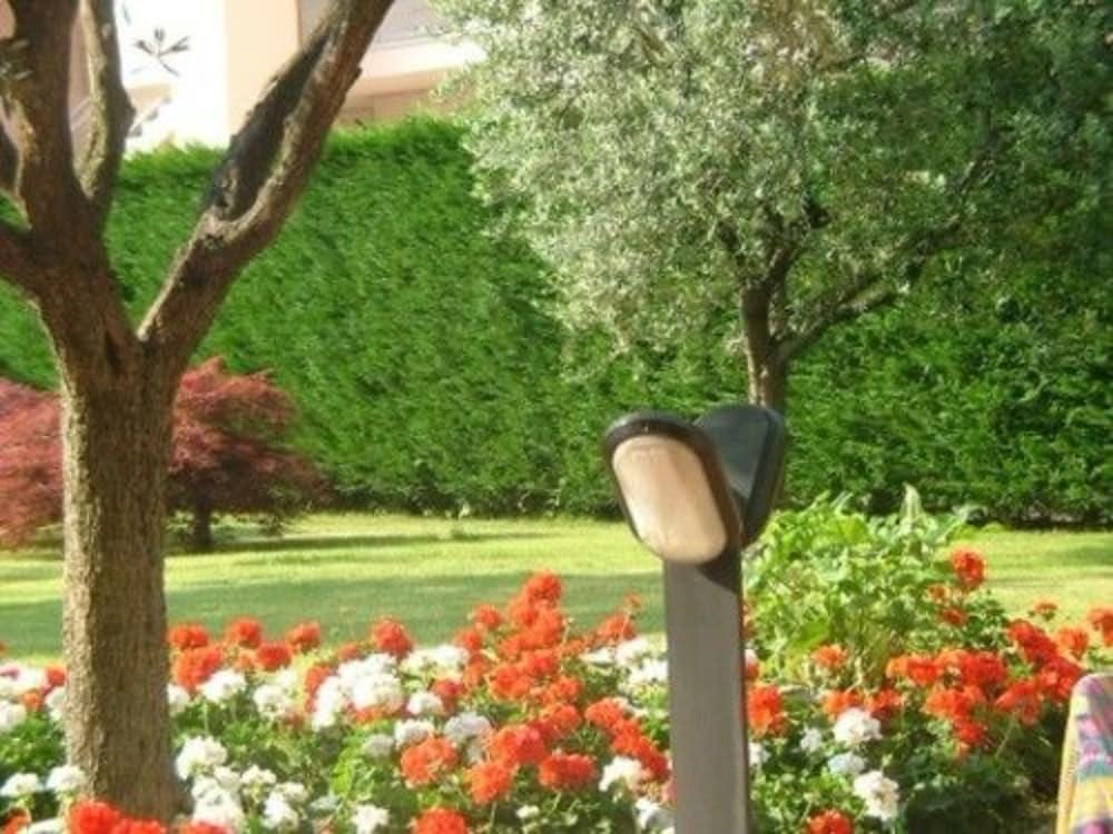 Hotel Bella Peschiera Пескьера-дель-Гарда Экстерьер фото