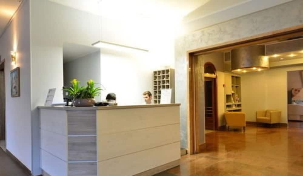Hotel Bella Peschiera Пескьера-дель-Гарда Экстерьер фото