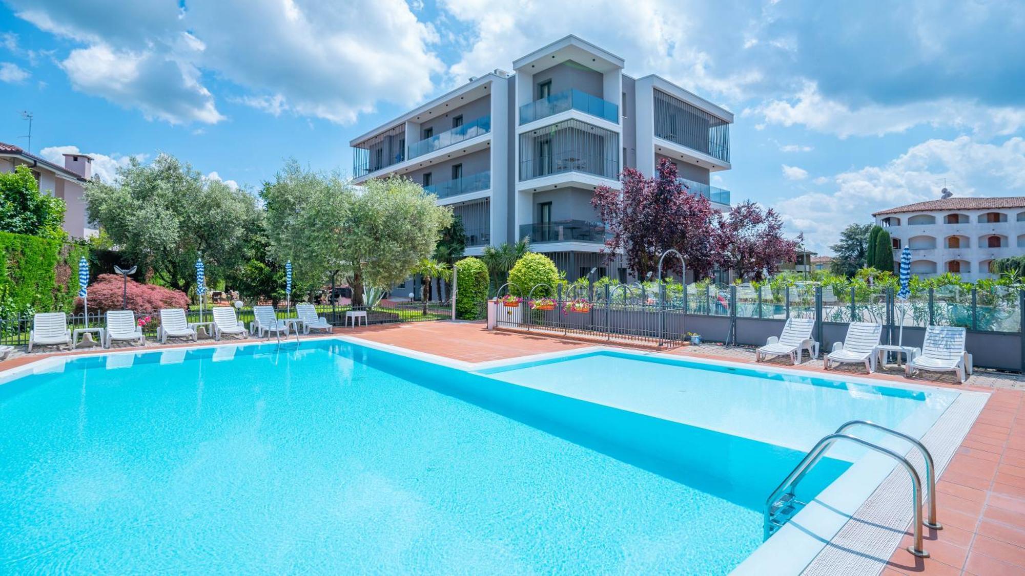 Hotel Bella Peschiera Пескьера-дель-Гарда Экстерьер фото
