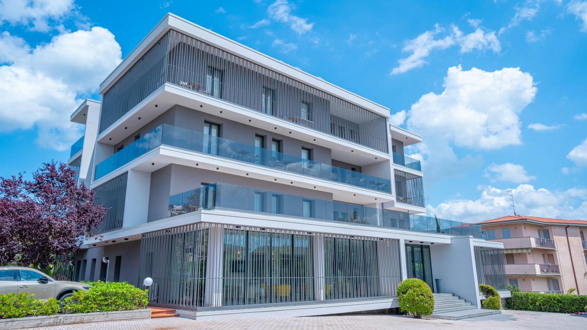 Hotel Bella Peschiera Пескьера-дель-Гарда Экстерьер фото