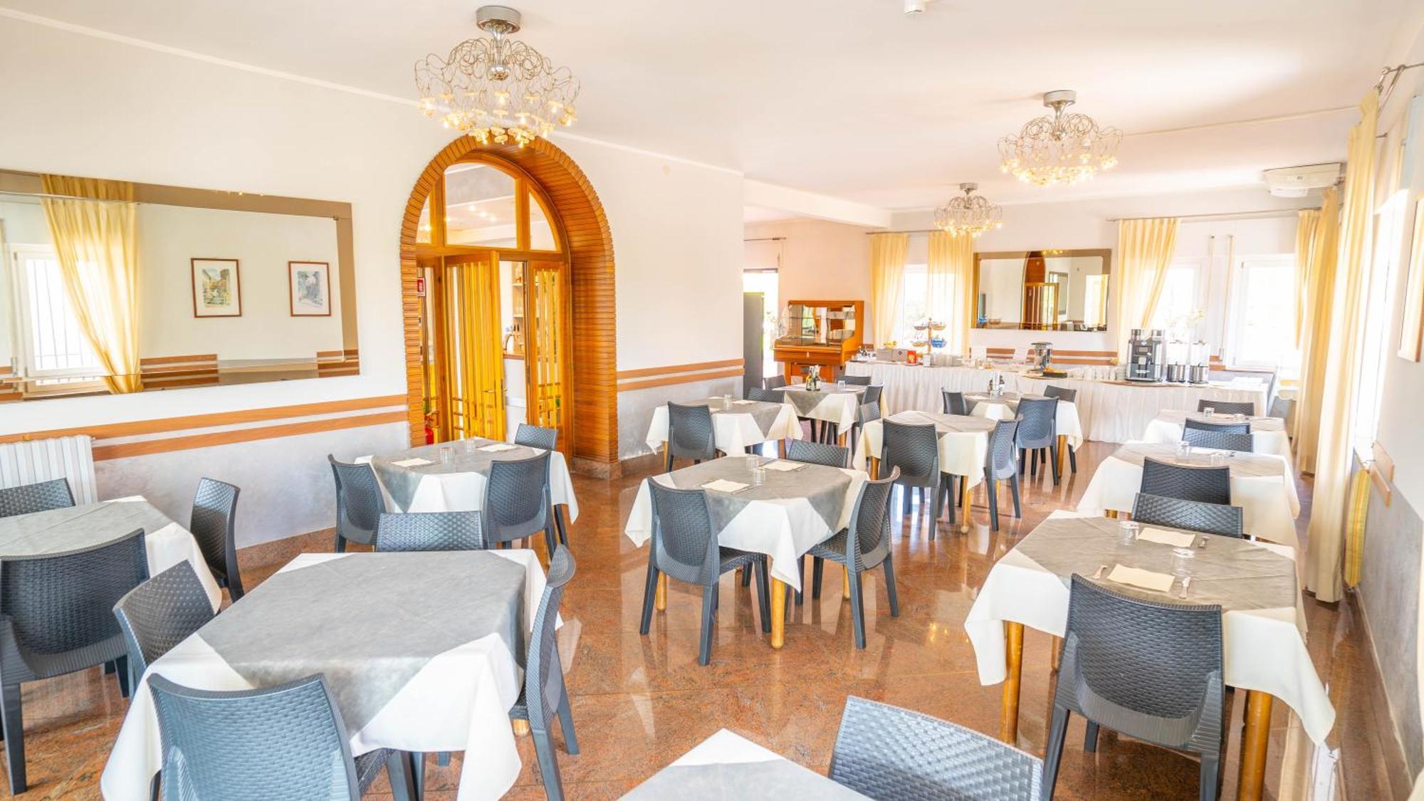 Hotel Bella Peschiera Пескьера-дель-Гарда Экстерьер фото