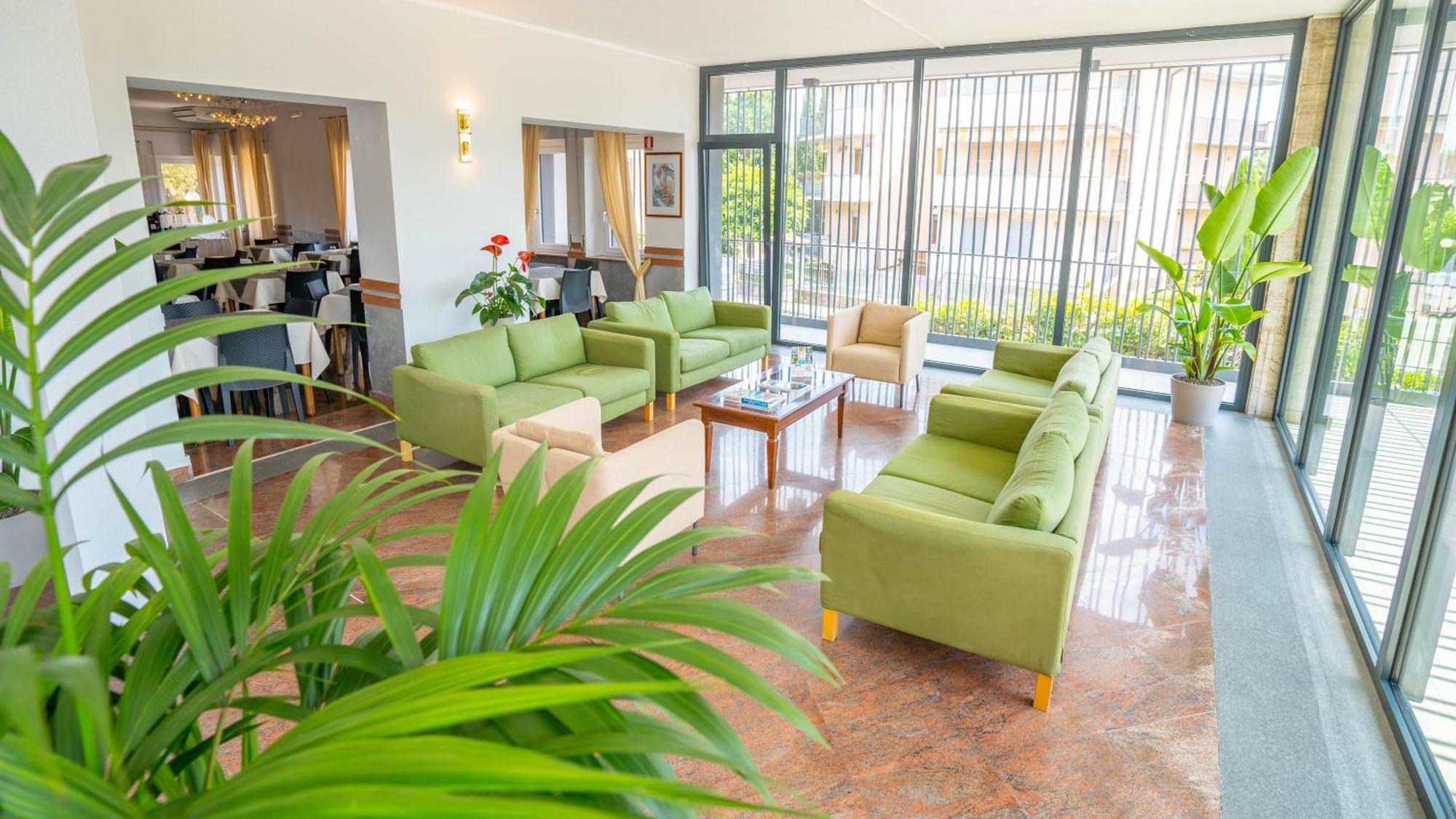 Hotel Bella Peschiera Пескьера-дель-Гарда Экстерьер фото
