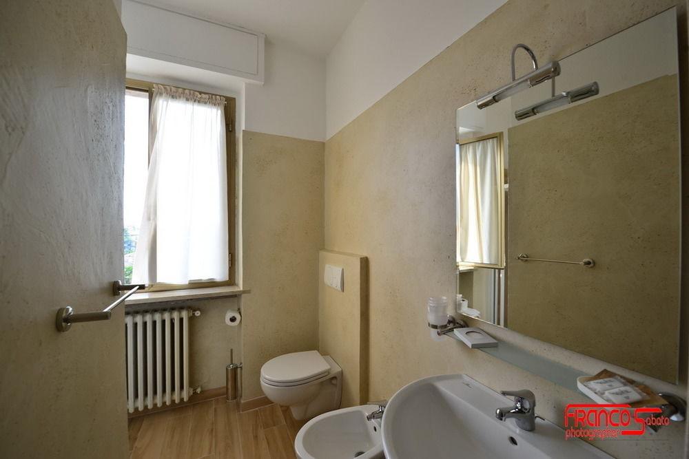 Hotel Bella Peschiera Пескьера-дель-Гарда Экстерьер фото