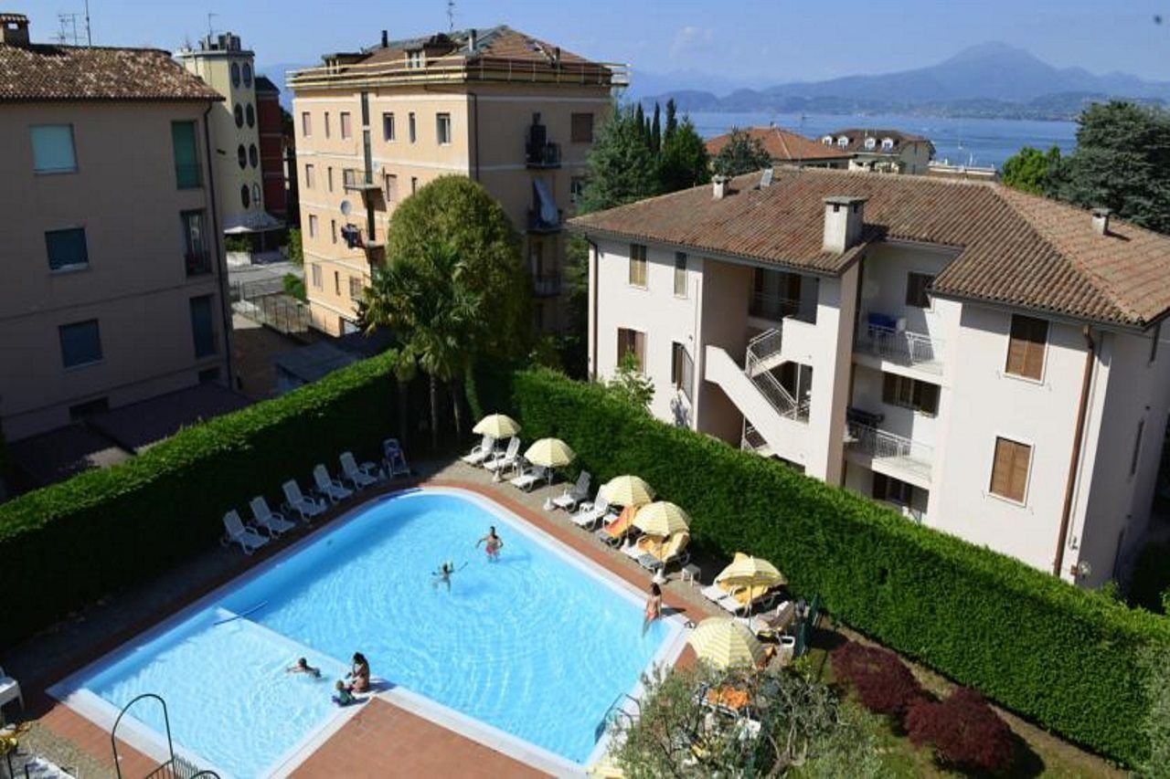 Hotel Bella Peschiera Пескьера-дель-Гарда Экстерьер фото